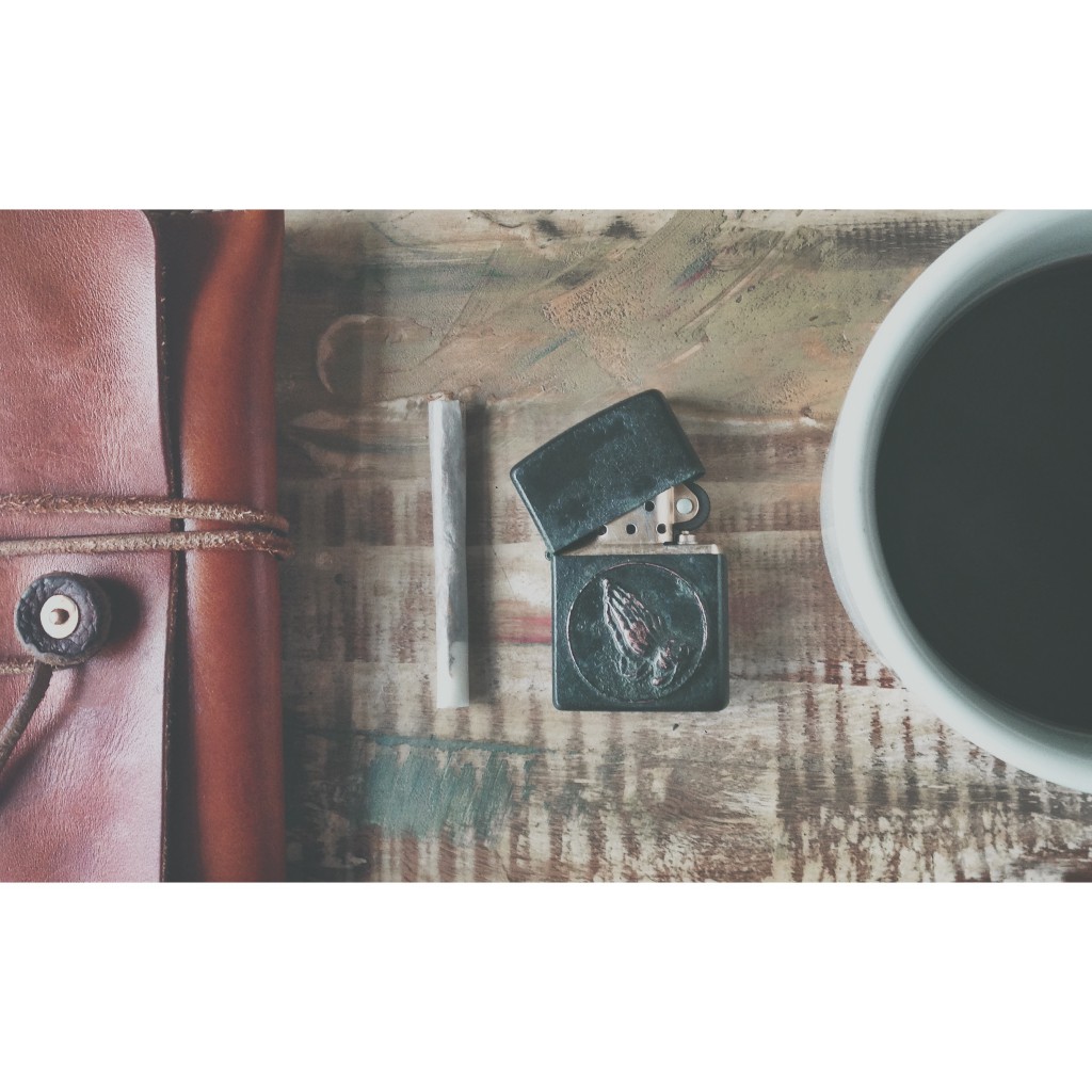 Pollex Tabakbeutel und Feinschmuck betende Hände Zippo