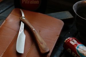 Rasiermesseretui Shavette Artist Club Feather Japan